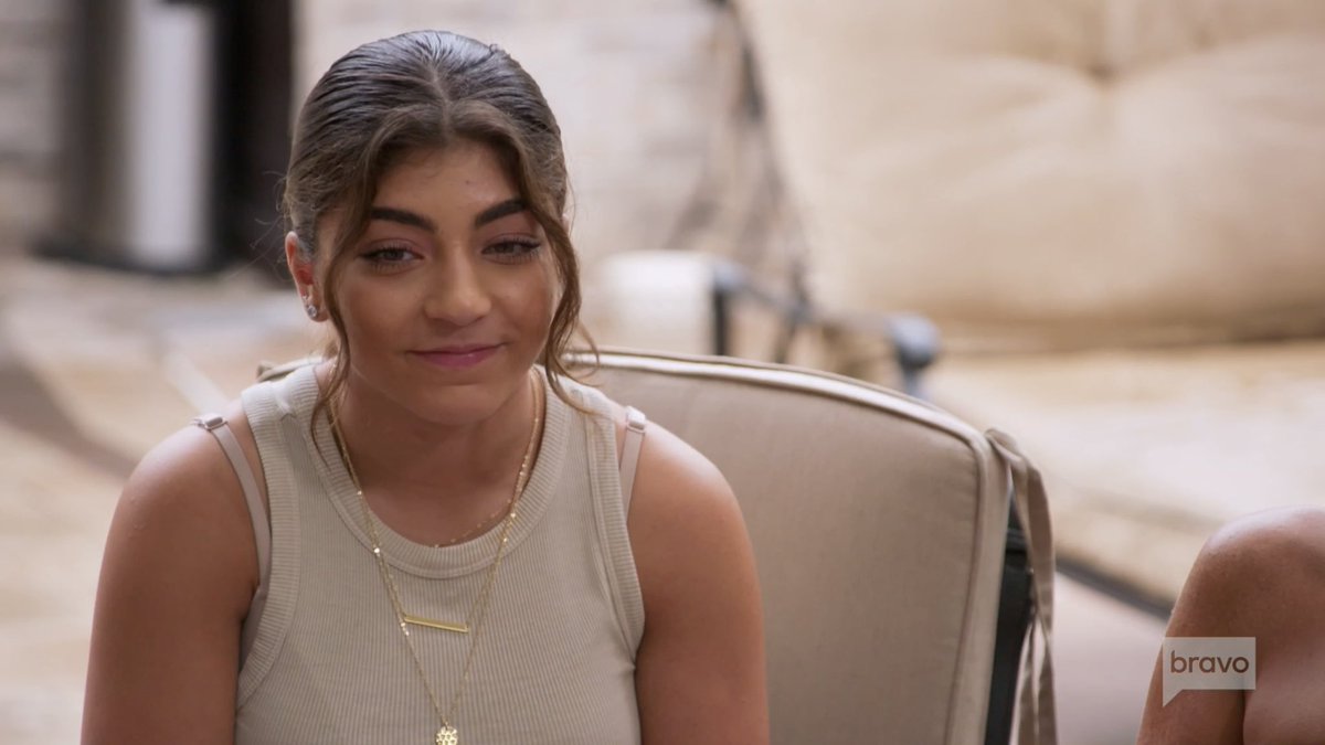 housewifegifs's tweet photo. Milania and Gia’s faces when Joe Gorga speaks 😭 #RHONJ https://t.co/h3eteseMFA