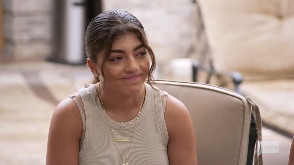 housewifegifs's tweet photo. Milania and Gia’s faces when Joe Gorga speaks 😭 #RHONJ https://t.co/h3eteseMFA
