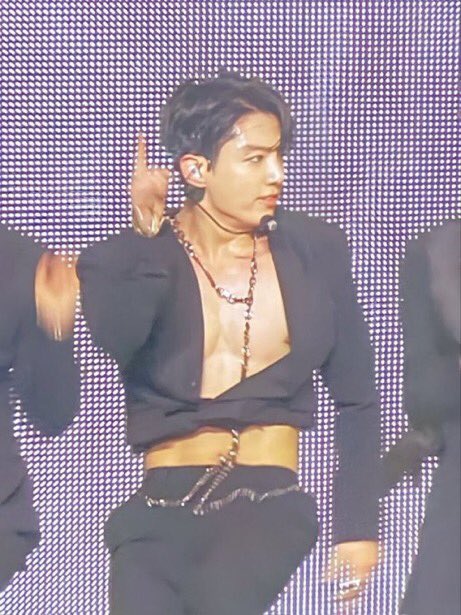 hakanaijinn's tweet photo. this jungkook needs a comeback https://t.co/vy3urkEVWs