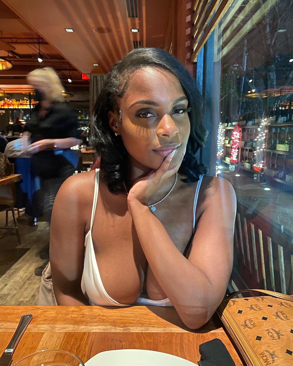 naiimani's tweet photo. I just wanted to post these here too #vday https://t.co/bQ2cwBa1ml