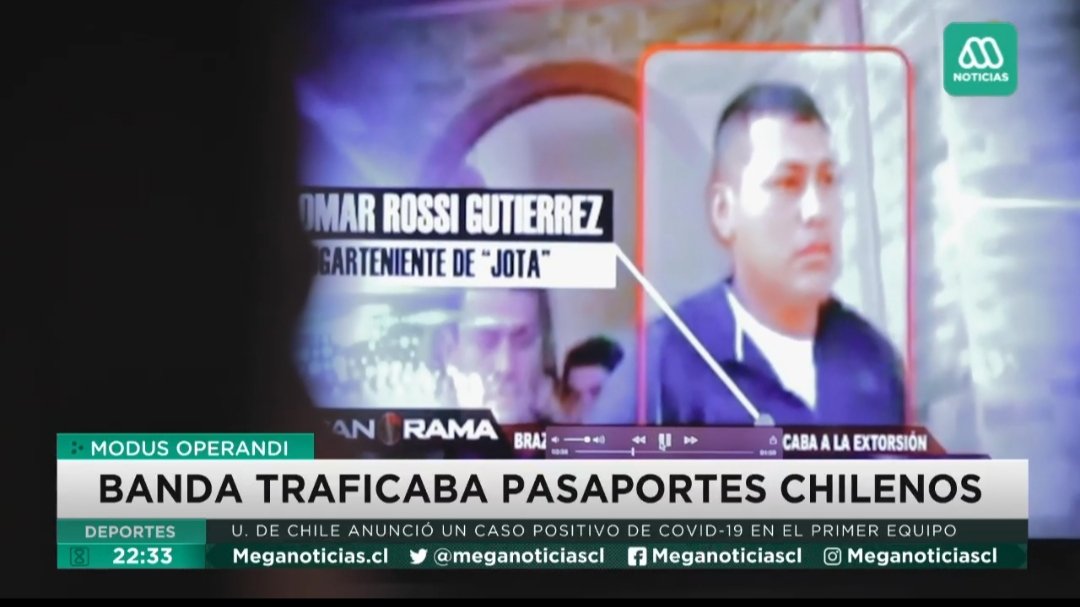 Alisan21's tweet photo. Reportaje d #MeganoticiasPrime en su sección #ModusOperandis realizó una investigación sobre una banda peruana que traficaba pasaportes chilenos.
Al menos 186 chilenos perdieron su identidad!
¿Qué ocurrió al Interior del @RegCivil_Chile?¿Cómo se filtró la información al exterior? https://t.co/7toSdkF9IZ