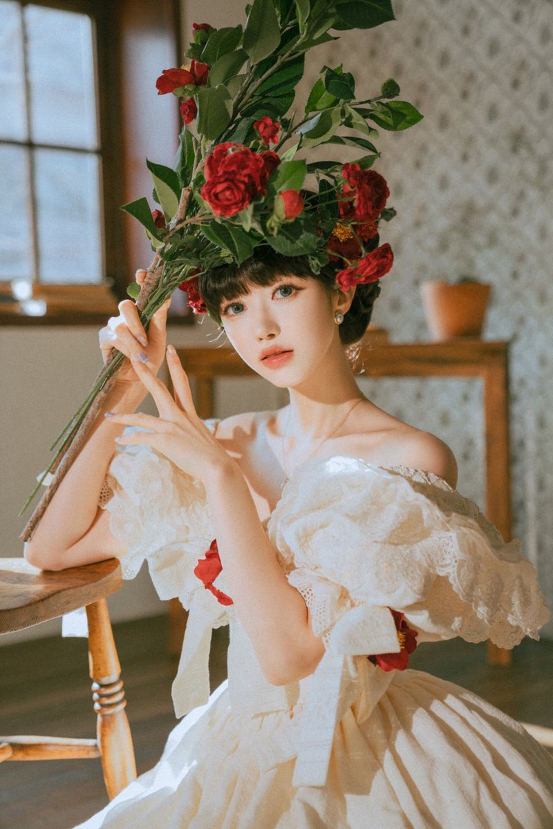 alchemist_pa's tweet photo. 동백꽃 드레스

model: 사이다 @saida_daily 
photo: 파이스 https://t.co/eL0huLnj23