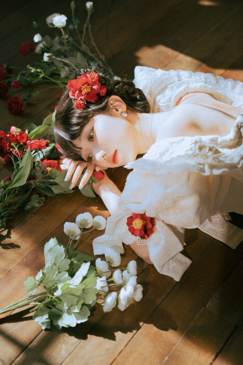 alchemist_pa's tweet photo. 동백꽃 드레스

model: 사이다 @saida_daily 
photo: 파이스 https://t.co/eL0huLnj23