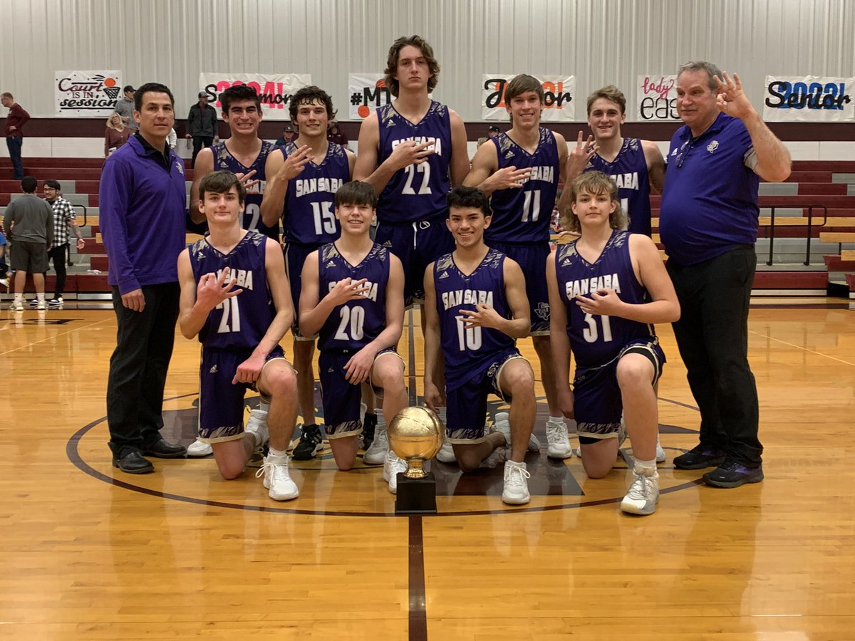 coachaguirre_'s tweet photo. Threeeeeeeee DISTRICT CHAMPIONSHIPS in row for the Armadillos! Proud of our coaches and our kids! https://t.co/MIdzKsiwEp