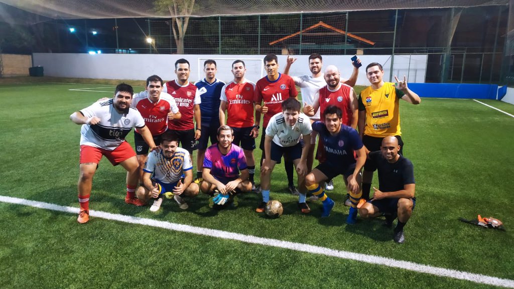 ASCParaguay's tweet photo. ¡Noche de fútbol! 🔴⚪️
#ArsenalPy https://t.co/BdbUUaC9ab