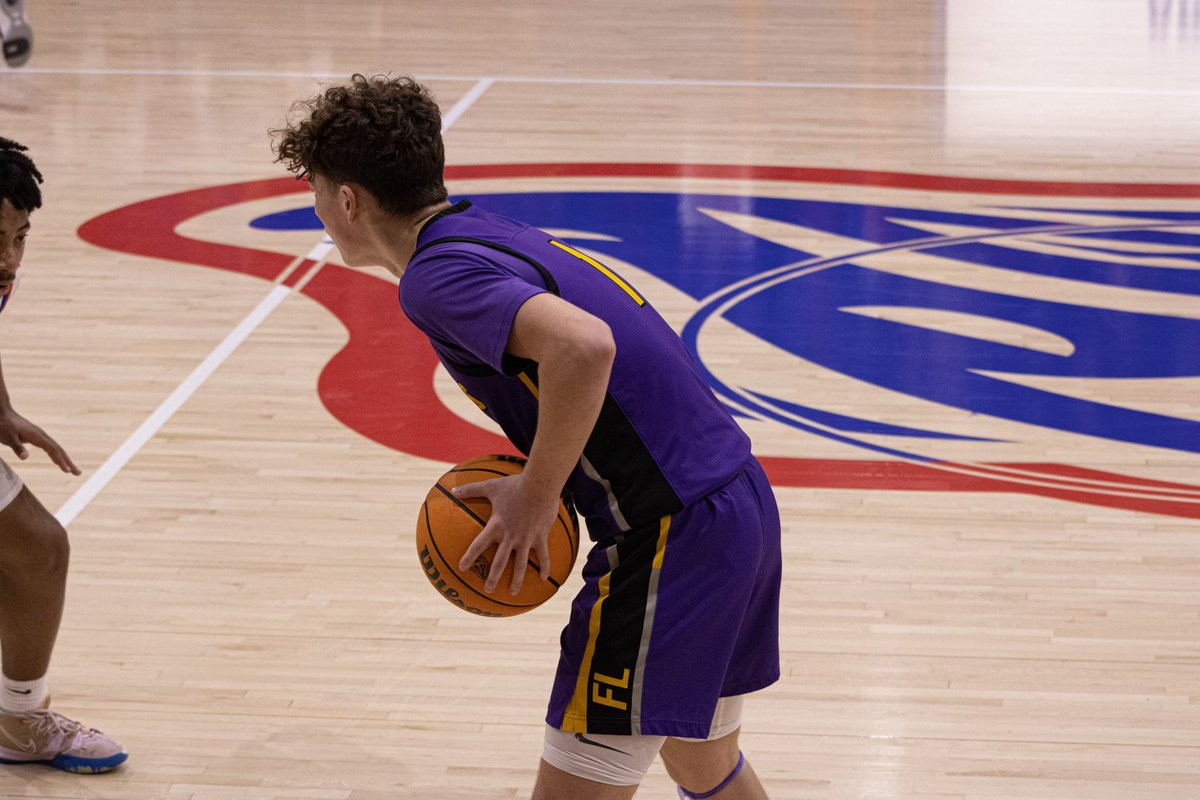 Thank you to <a href="/coach_nateevans/">Nate Evans</a> @Coach_NateDavis for hosting me on a visit and game night. Blessed to leave there with my first offer to play at the next level #AGTG