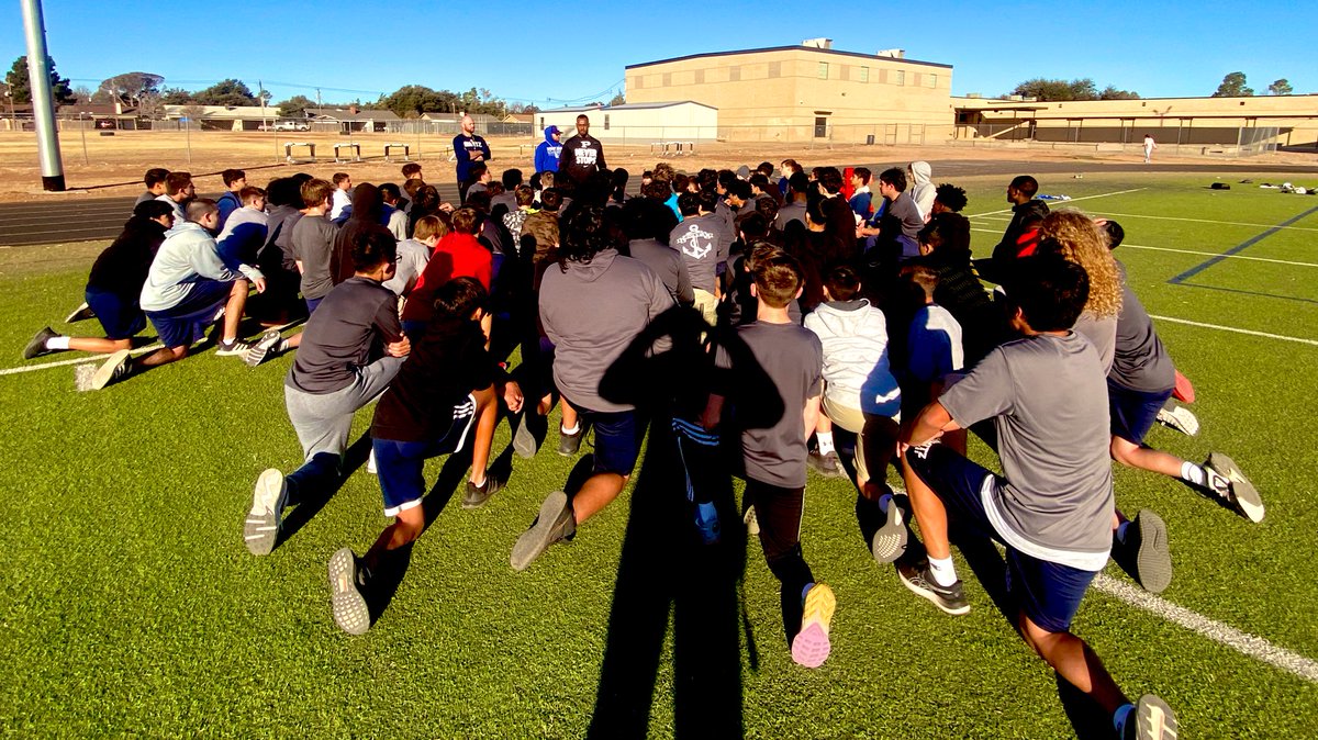 CoachTroub's tweet image. When @NimitzBoys and @MOJOFB1 ALUMNI @CoachGatewood65 speaks….we listen! These young athletes appreciated hearing your words of wisdom Coach! Thanks for investing in our athletes the way you do. #droppingknowledge #truth #mojo