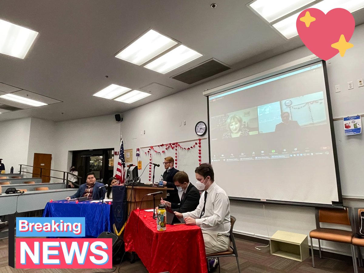 uadiscourse's tweet photo. Tonight’s debate is off to a great start as our guest speaker, @laurakipnis, explores LOVE with us! 🥰
#debate #marriage #love #UAdebateseries https://t.co/MtjOgflJte