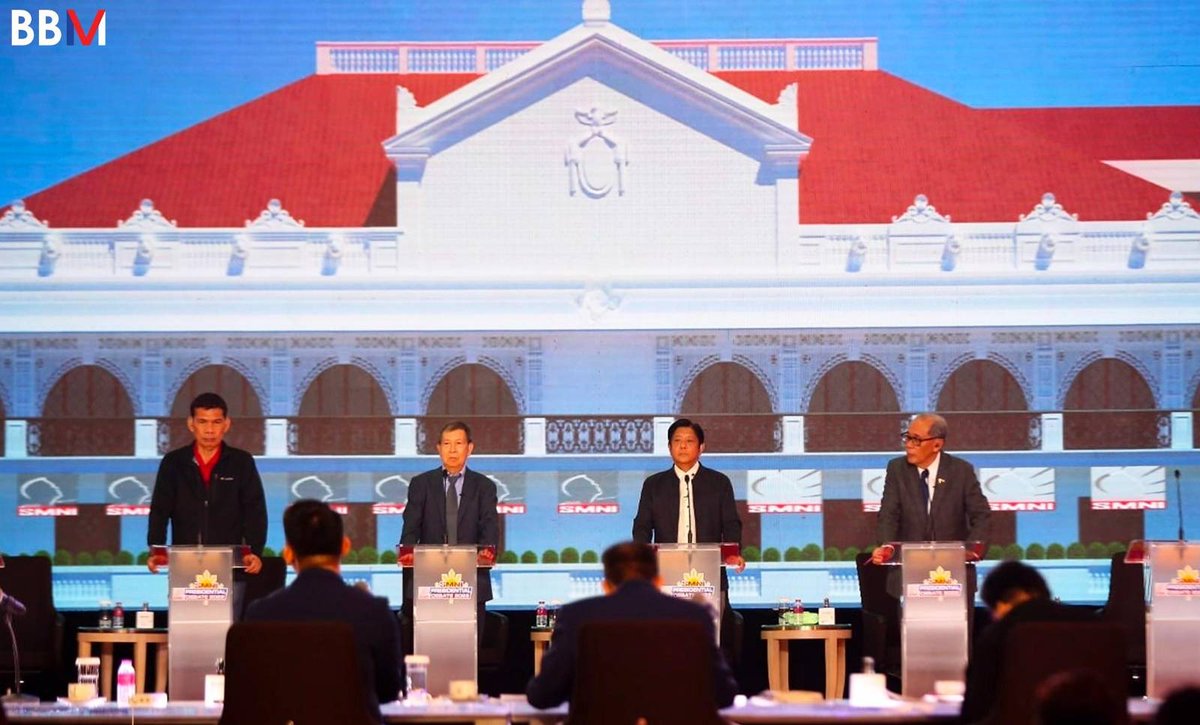 bongbongmarcos's tweet photo. Mahahalagang usaping bayan at mga plataporma ang naging bida sa SMNI Presidential Debate kahapon sa Okada Manila.

Maraming salamat po sa lahat ng nanuod sa livestream at nagparating ng suporta! https://t.co/DI0LZe1RPr