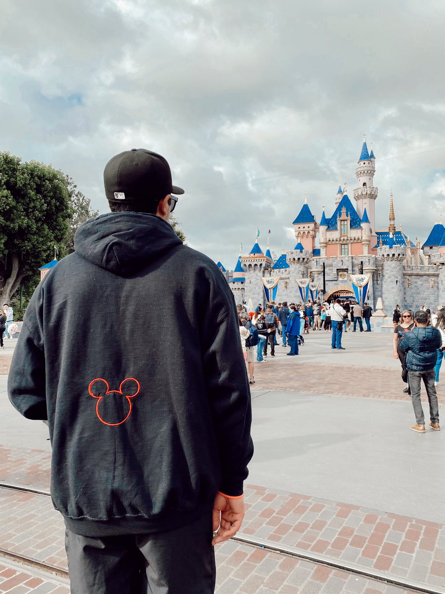 daydreamapprl's tweet photo. Daydream Apparel at Disney! 🏰 https://t.co/ShtNZAmToK