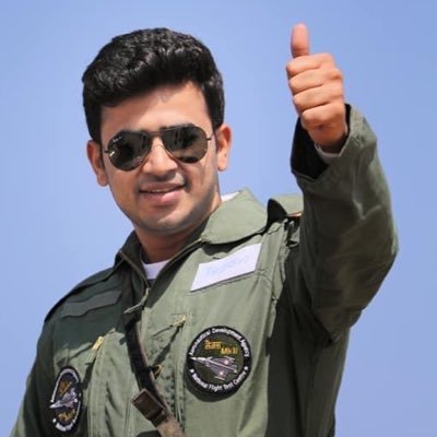 Niddhoo's tweet photo. Beat it I Bet 🥰🥰🥰🥰🥰🥰🥰
#RealLifeNotReelLife https://t.co/kIiObJUsNA