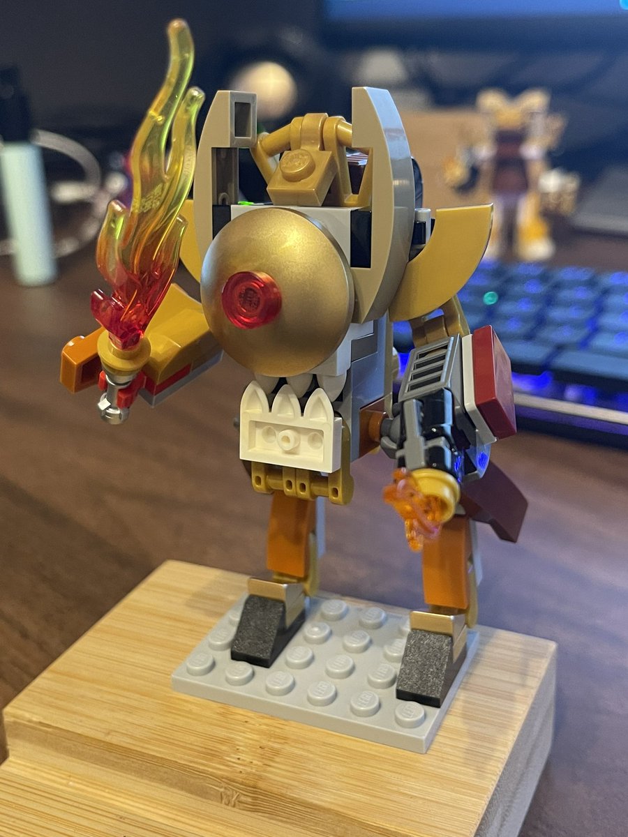 mc_curio's tweet photo. My first foray into building Frames for #Mobileframezero using #LEGO .
They aren’t perfect, and the first is probably far too big, but I love the big toothy Gurren Lagann looking gold Frame so much. Mostly I’m just happy to be building again. https://t.co/WRo0qqnJmv
