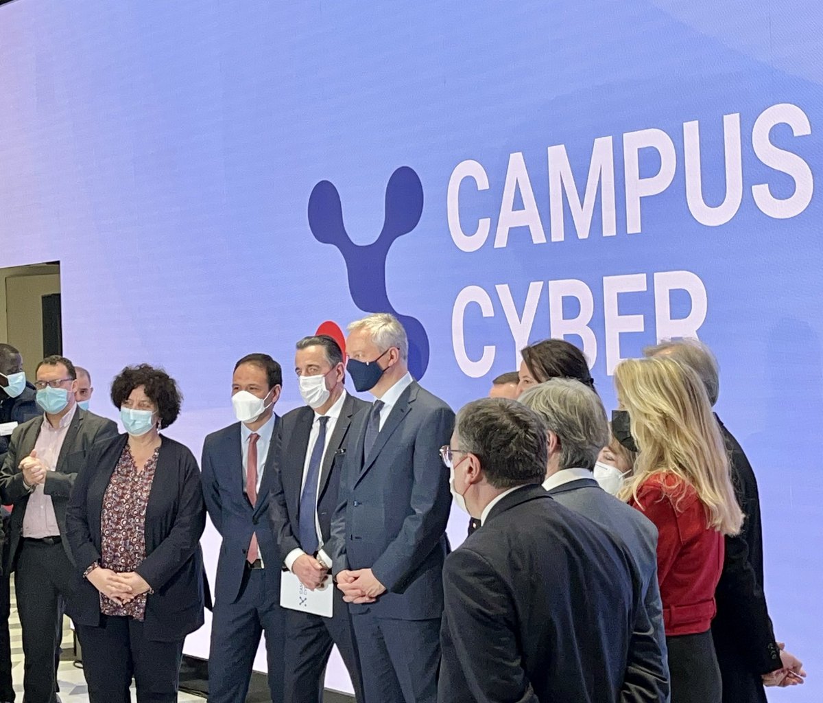 groupemicropole's tweet photo. 🚀🇫🇷 @groupemicropole est fier d'être partenaire du @CampusCyberFr inauguré hier à la Défense en présence notamment de @BrunoLeMaire, @cedric_o, @VidalFrederique.

🔎 Ce campus rassemble industriels, #startups, services de l'Etat, associations autour de la #cybersécurité. https://t.co/N7vPG5GgME