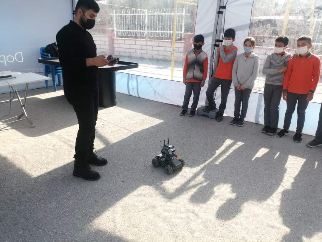 Eğitimde yeni teknolojileri bizlerle paylaşan Doping Hafıza çalışanlarına teşekkür ederiz. 5 gün boyunca okulumuz bahçesinde ilçemiz öğrencilerine yenilikçi teknolojileri bizlerle paylaşacaklar. <a href="/dopinghafiza/">Doping Hafıza</a> 
<a href="/mut_mem/">Mut İlçe MEM</a> 
@harungergin 
<a href="/MersinMEM/">Mersin İl Millî Eğitim Müdürlüğü</a> 
<a href="/tcmeb/">Millî Eğitim Bakanlığı</a>
 <a href="/Isayuksel3370/">İsa Yüksel</a>