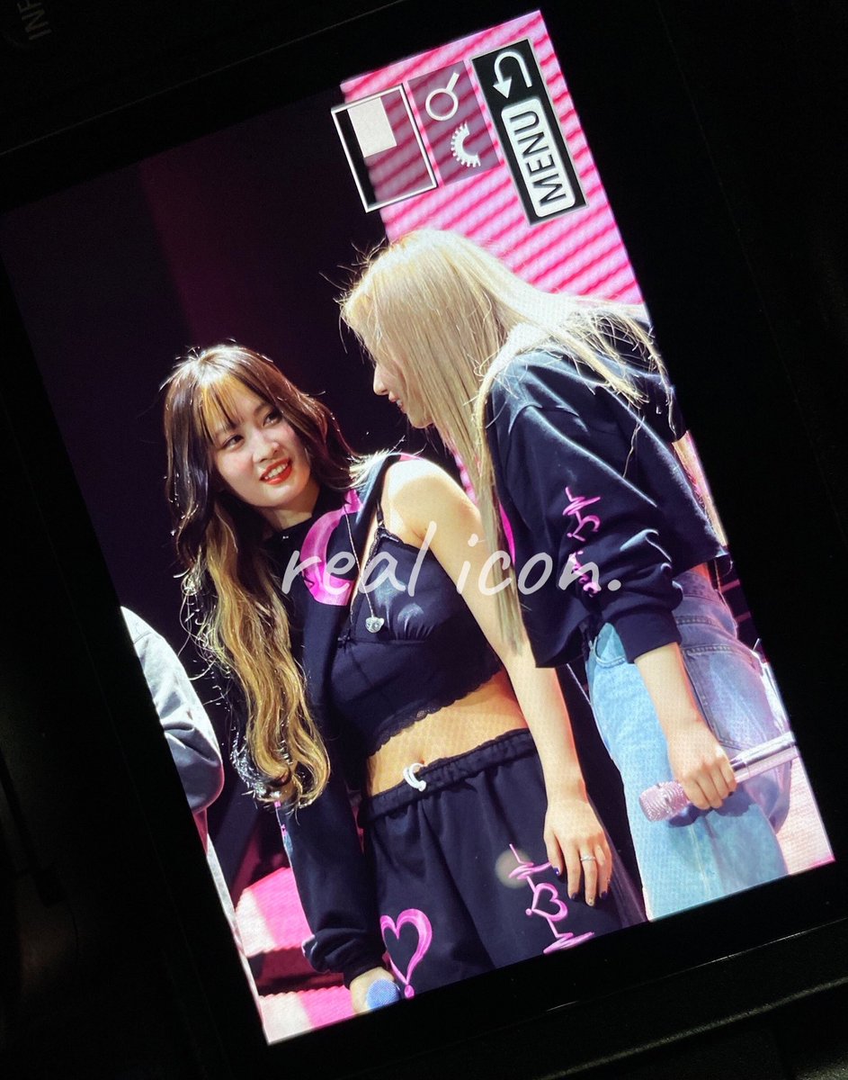 iconicmo1109's tweet photo. 220216 SAMO IN LA🥰
#TWICE #트와이스
#MOMO #SANA #모모 #사나
#TWICE_4TH_WORLD_TOUR https://t.co/izzHK92hD4