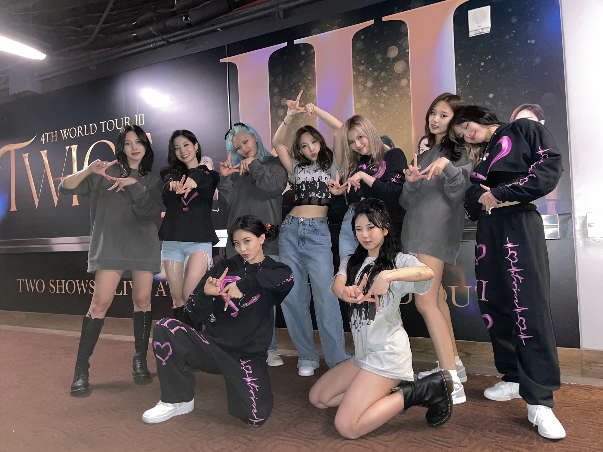 最大73%OFFクーポン TWICE 4th world tour iii ecousarecycling.com