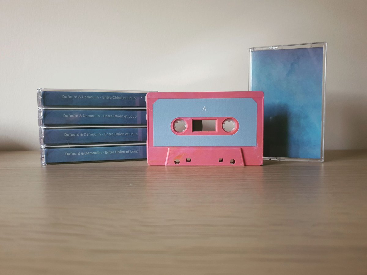 rustedtonerecs's tweet photo. Available to pre-order: @PereFredouille &amp; @juliendemoulin - Entre Chien et Loup. 7 tracks of synths, field recordings, and fragmented instruments. Artwork by Julien Demoulin, mastered by @SlowClinic, tapes by @AudioTapePeople. 

https://t.co/10UaDYgNZz https://t.co/0mfEIdC7Yw