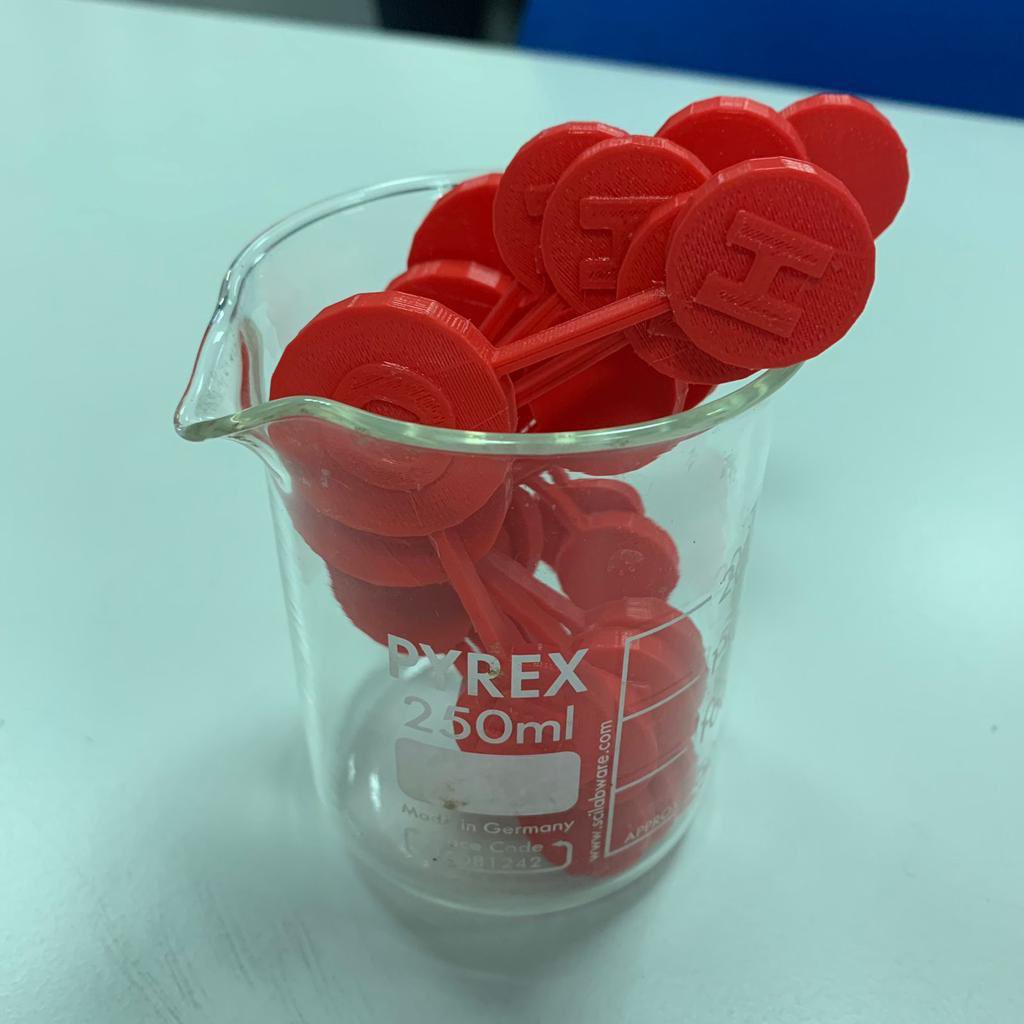 Merging technology with Chemistry: a Year 12 student, Elias Rice, 3D prints water molecules to teach other students in his group about Hydrogen bonding (and then sets them up for a hilarious display!)

#DreamInspireAchieve #IB #chemistry #FutureReady #HandsOnLearning #Experiment