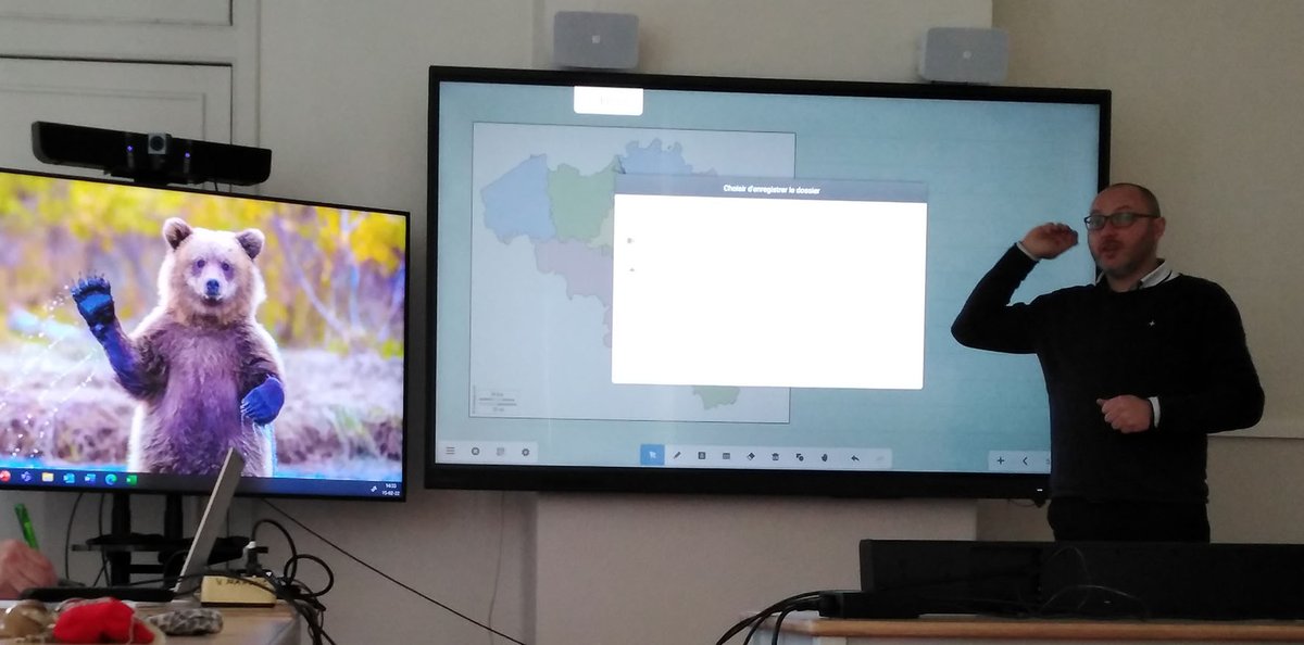tamtamTIC's tweet photo. Les services e-Learning et RFC de @HauteEcoleHELMo découvrent le tout nouvel écran tactile interactif @myClevertouch ! Déjà plein d'idées pour exploiter ce bel outil🤩 Merci à Denis Wybo de chez ESI informatique😉 https://t.co/vCwLqwhq5K