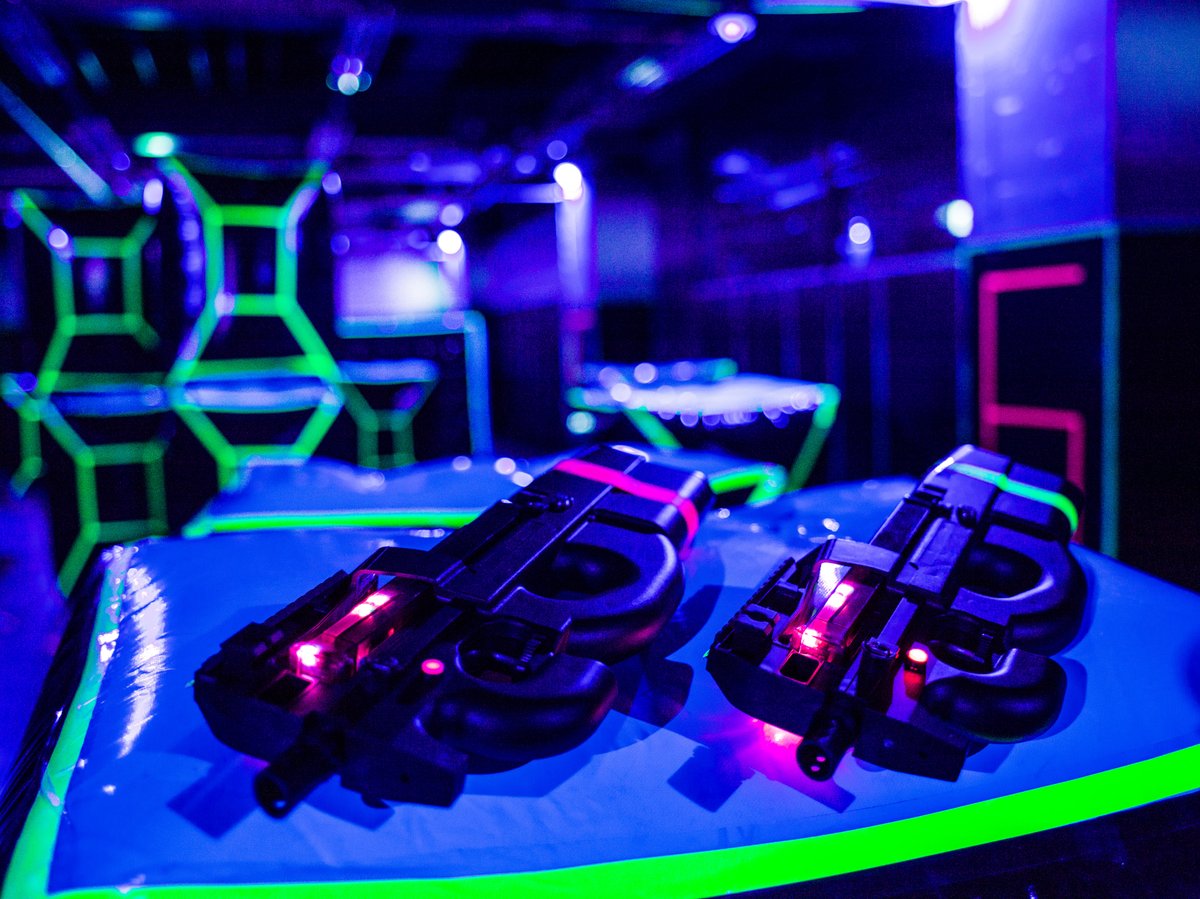 redraysoftgun's tweet photo. 【告知】誰もが知る都内駅徒歩5分の立地にリアルFPSアリーナを期間限定出店致します。場所はまだ秘密今後リアルFPSアリーナを年内に数店舗ゲリラ展開する予定。今年は攻勢掛けていきます。公式Twitter→@RealFpsArena　フォローお願いします。#リアルFPS #リアルFPSアリーナ #realFPS #RFA https://t.co/f8AaWZ0dA0