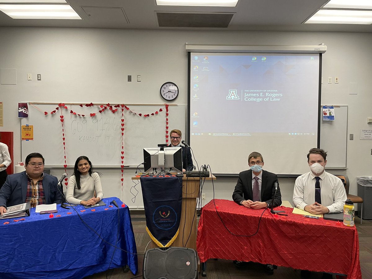 uadiscourse's tweet photo. And that’s a wrap! Thank you to everyone who came out tonight!! #debate #love #marriage #uadebateseries https://t.co/sVRdUWjHh2