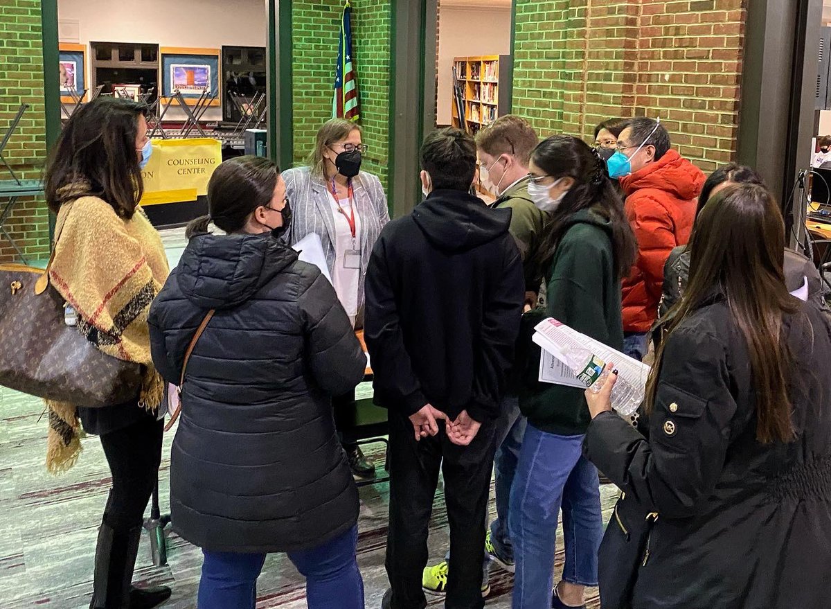 Garden_City_HS's tweet image. #gchs welcomed 8th graders and parents to our #learningcafe transition event. #onwardandupward
