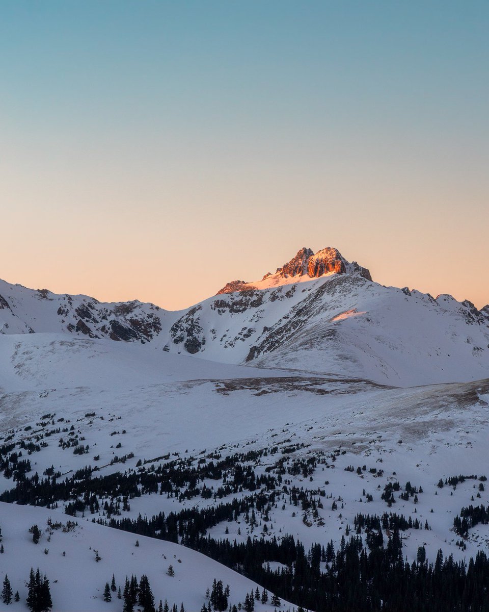 Are orange and teal edits still in fashion? #coloradophotography #coloradophotographer #orangeandteal #choosemountains
