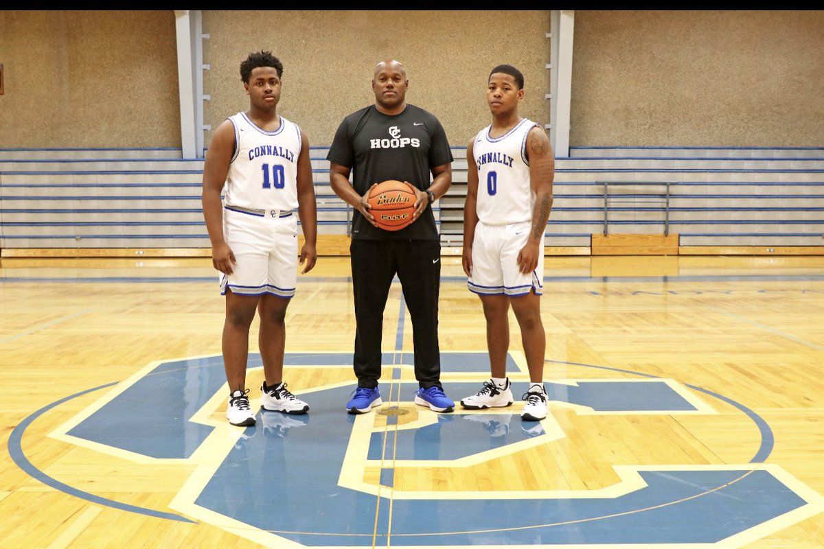 CadethoopsCC's tweet photo. We recognized these two young men tonight for their hard work &amp; commitment to @CadethoopsCC These guys have bright futures ahead of them…A businessman &amp; a Physical Therapist. THANK YOU. #ClassOf2022 #TN4G @MonePowell &amp; @_lilaj_3 💯💪🏾🏀🎓💵🏆#DistrictChamps https://t.co/4vIm3zAvPS