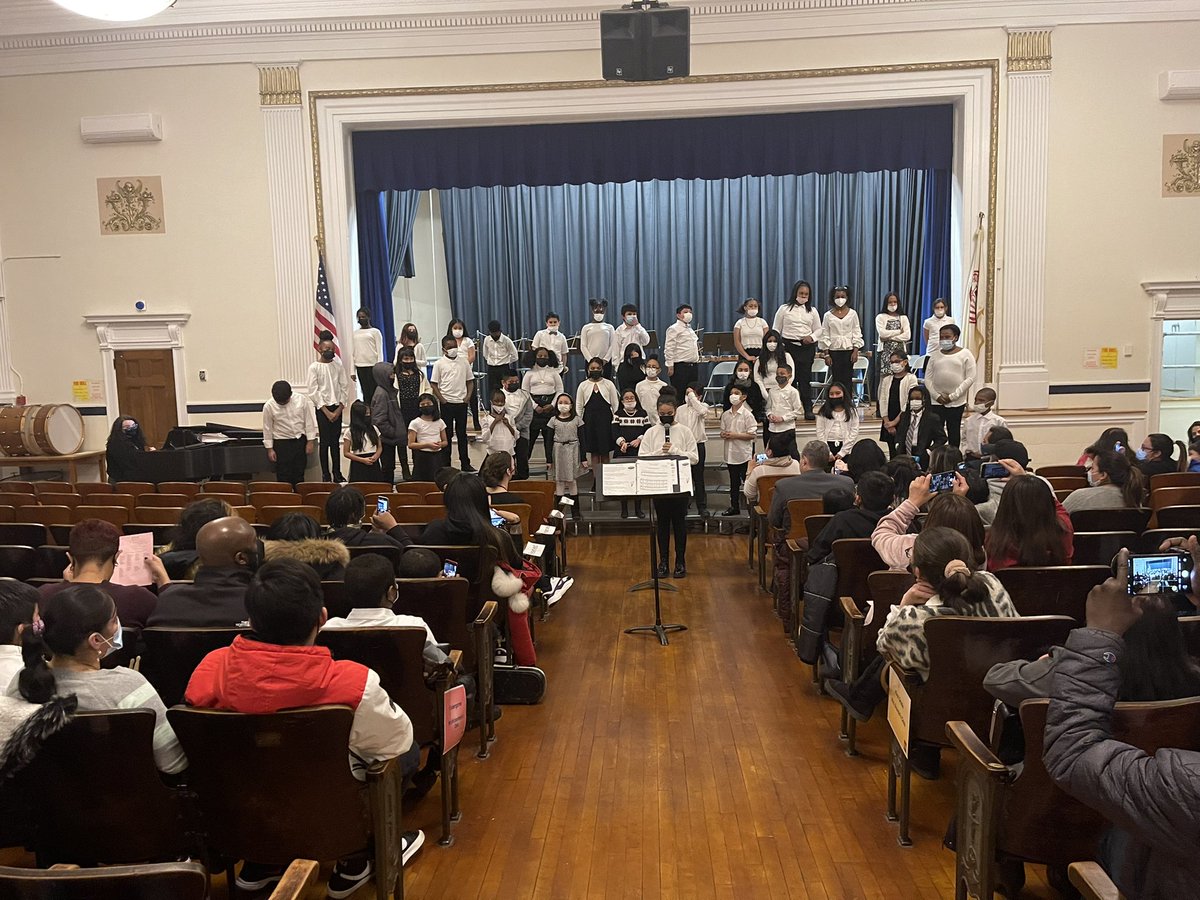 FSComets's tweet photo. Fairmount School’s Band &amp; Glee Club put on an amazing performance at the Winter Concert.   
#FairmountStrong
#CometStrong 
#CometPride https://t.co/aP12dpFJXN