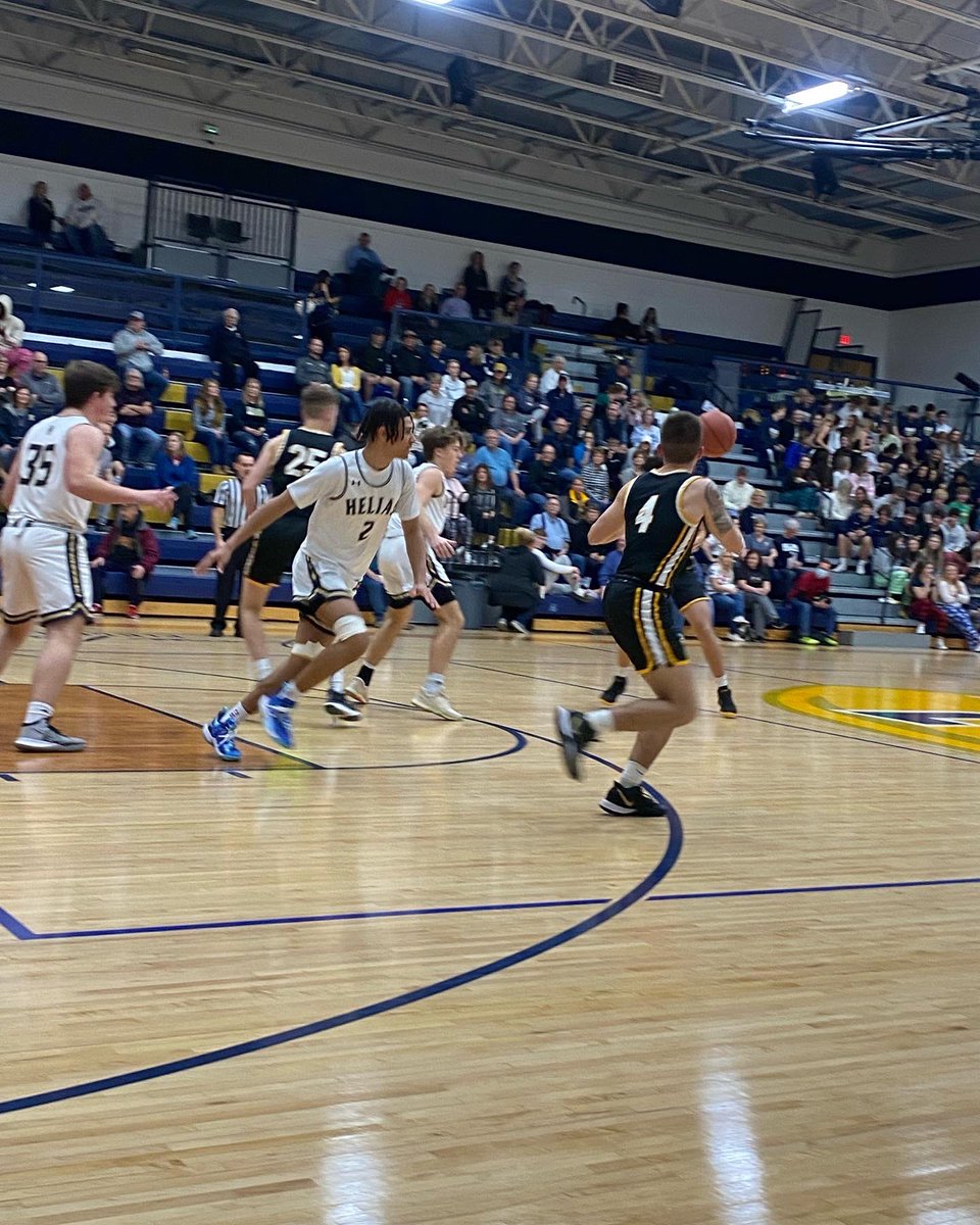 SCtigersHoops's tweet image. SC 44
Helias 70
Carson Hunolt led the way with 13 points
