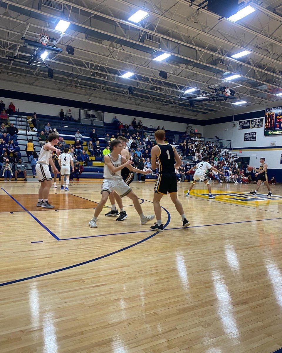 SCtigersHoops's tweet image. SC 44
Helias 70
Carson Hunolt led the way with 13 points