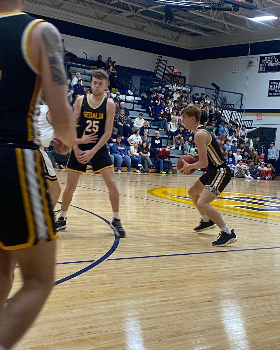 SCtigersHoops's tweet image. SC 44
Helias 70
Carson Hunolt led the way with 13 points