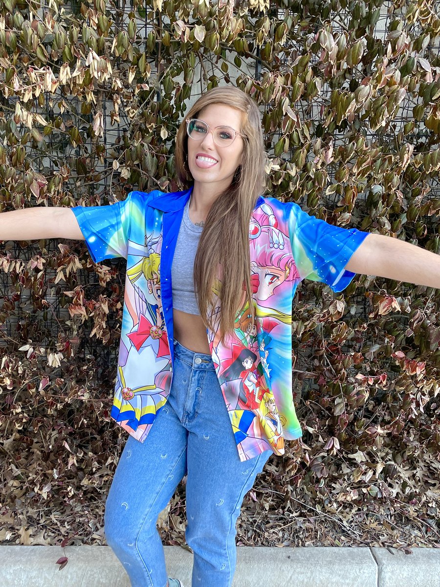 Ochibawolf's tweet photo. I have zero problems going out in public like this. 🌙✨

Sailor Moon button up from @HotTopic https://t.co/Xwviwc1zIy