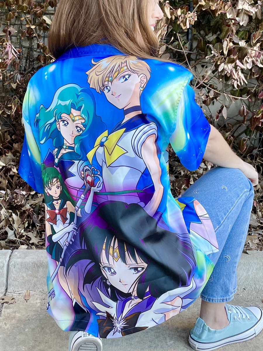 Ochibawolf's tweet photo. I have zero problems going out in public like this. 🌙✨

Sailor Moon button up from @HotTopic https://t.co/Xwviwc1zIy