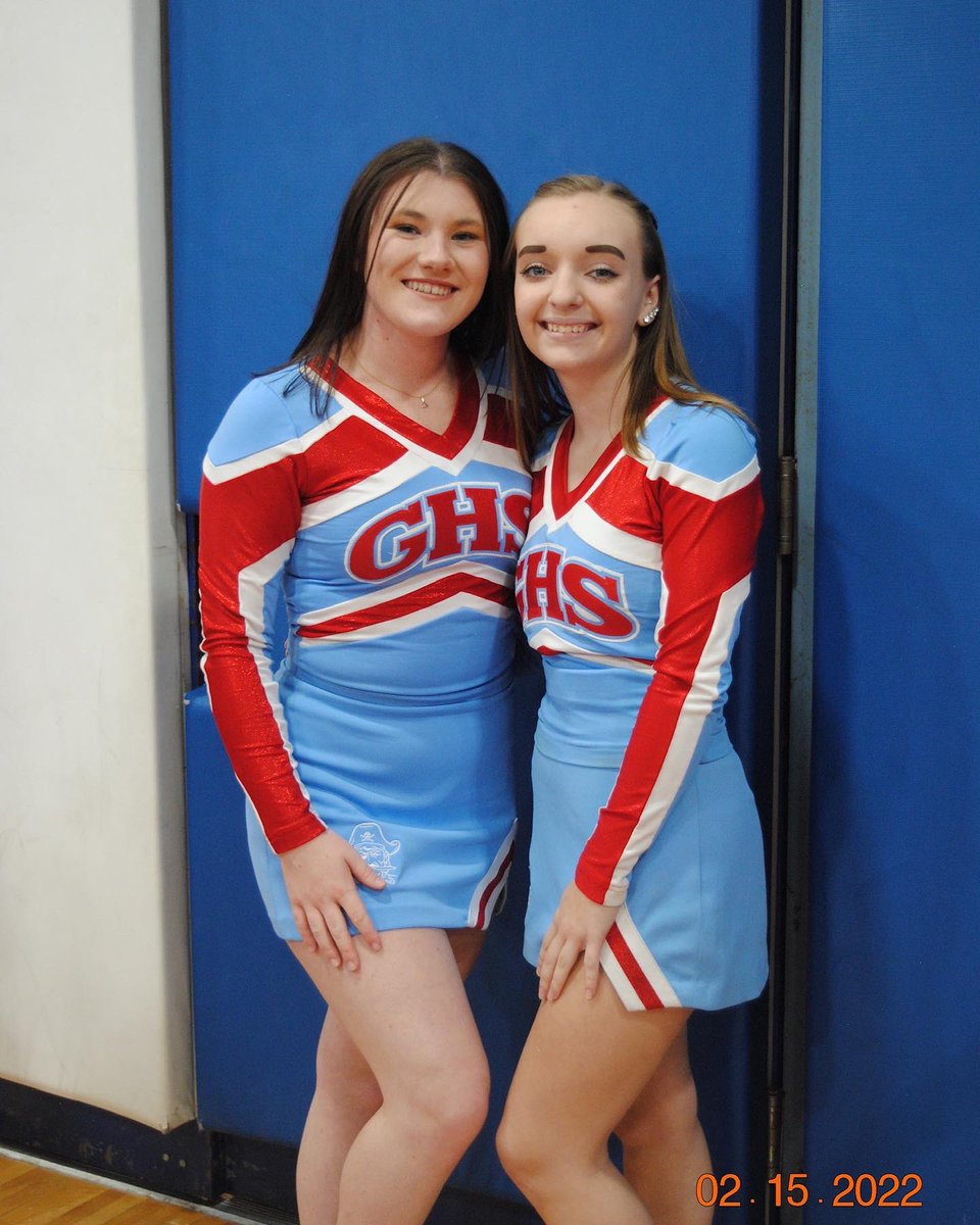 GarawayCheer's tweet photo. Celebrating our Seniors tonight https://t.co/qvkENjbe2u