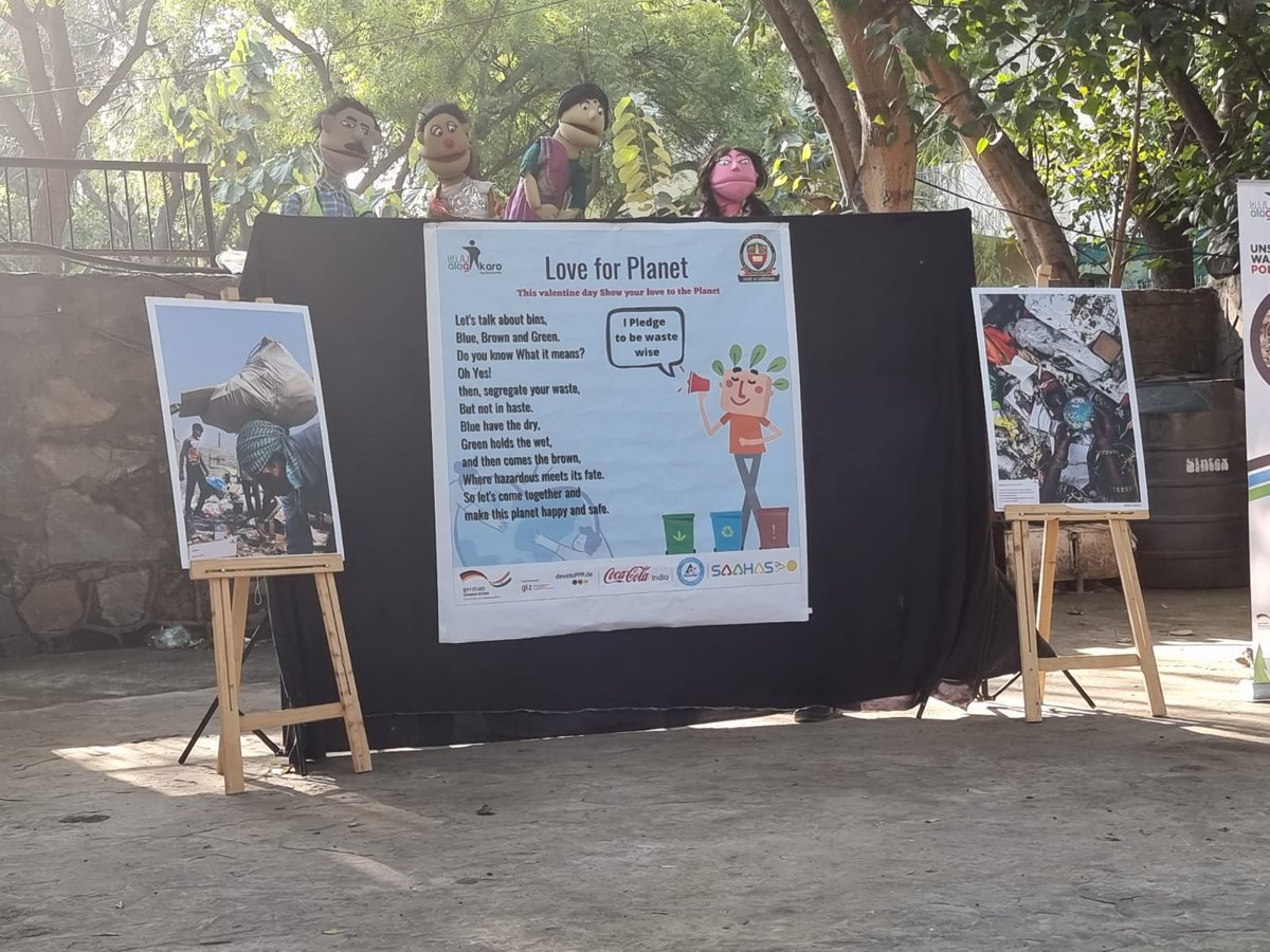 SDMC South Zone DC @Ankita1988 & Saahas NGO @alag_karo organized Valentine's Day special 'LOVE YOUR #MotherEarth event in B11 V Kunj Puppet show Games Signatures on #wastesegregation Door-to-door awareness Staff & Garbage Collector training Dhalao up-gradation by Saahas.