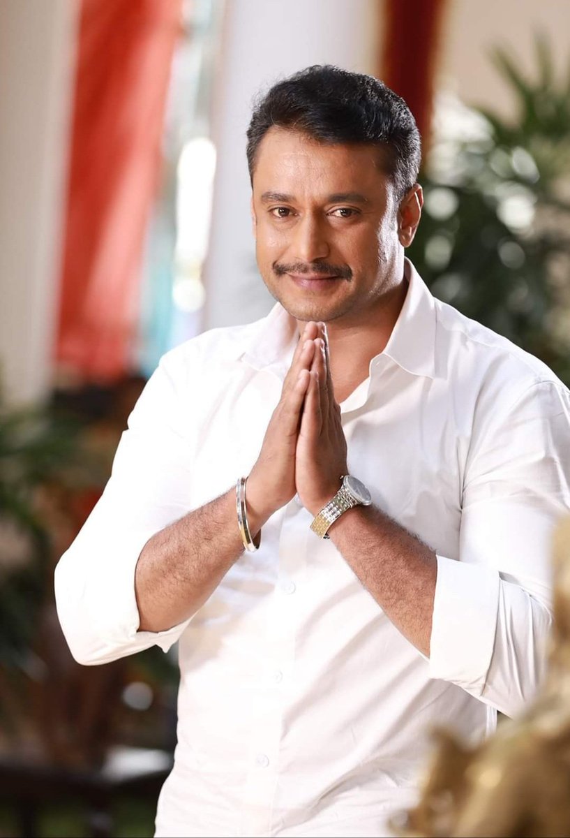 rajanna_rupesh's tweet photo. ಕನ್ನಡದ ಹೆಮ್ಮೆಯ ನಟ..
ಕನ್ನಡದ ವಿಚಾರ,ಕನ್ನಡಿಗರ ವಿಚಾರ ಬಂದಾಗ ಸದಾ ಸ್ಪಂದಿಸುವ 
ಅಭಿಮಾನಿಗಳ ಪಾಲಿನ ದಾಸ
ಮಾನ್ಯ ಶ್ರೀ@dasadarshan ಅವರಿಗೆ ಸಮಸ್ತ ಕನ್ನಡಿಗರ ಪರವಾಗಿ ಹುಟ್ಟುಹಬ್ಬದ ನಲ್ವಾರೈಕೆಗಳು..💛❤️
ತಮಗೆ ಸದಾ ಒಳಿತಾಗಲಿ ಸಾರ್..

ಜೈ ಕನ್ನಡಿಗರು💛❤️ https://t.co/EH8EEECrXA