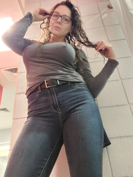 Join my free only fans! Link is in bio. https://t.co/b6S66bnUcp<a href="/tag/mvsales"class="tags"><span>#mvsales</span></a>