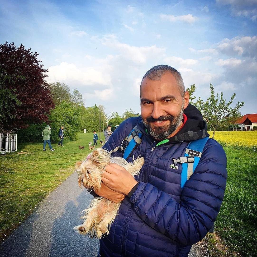 CharbelRached10's tweet photo. If you want #loyalty get a #dog
If you want Loyalty and #Attention, then get a #yorkie 😉😍
My Sushi ❤️
#Throwback #germany2019 https://t.co/QOB0muhFPp