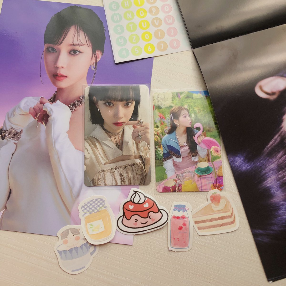 myaescart's tweet photo. π #aescartmails π !
finally, wintears + yeri girls pc is home! thank you so much, @nenoolee for letting me adopt them. they came home safely. βΊοΈπ
thank u so much always, @jentlemails for the feta box share! π€ https://t.co/ILbO0K3MCL