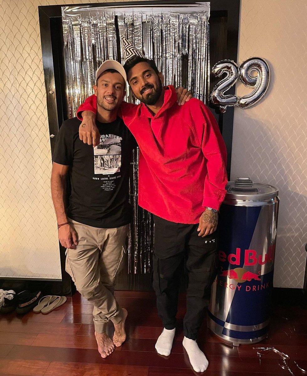abhu_0701's tweet photo. Wishing you a very happy birthday @mayankcricket โค๏ธ
Sending you lots of love on this day. May you achieve all things in life you deserve. More success and happiness to you.๐
#KLRahul #MayankAgarwal #Rayank https://t.co/jPgwpstsVC