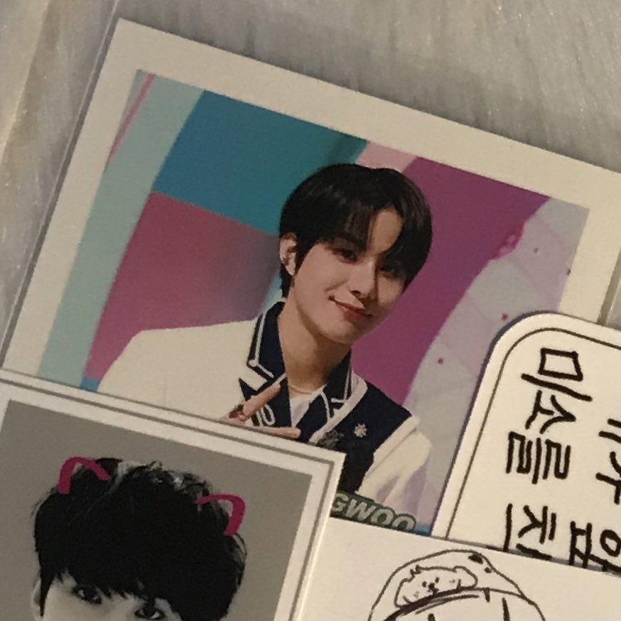 welowooriisa's tweet photo. give away jungwoo day ☻︎

(🐶) polaroid - sticker - id photo

date; 19/02
time; tba
location; so soul space bar, #magicspaceJW

#HAPPYJUNGWOODAY ♡︎ https://t.co/icsePtmdFR
