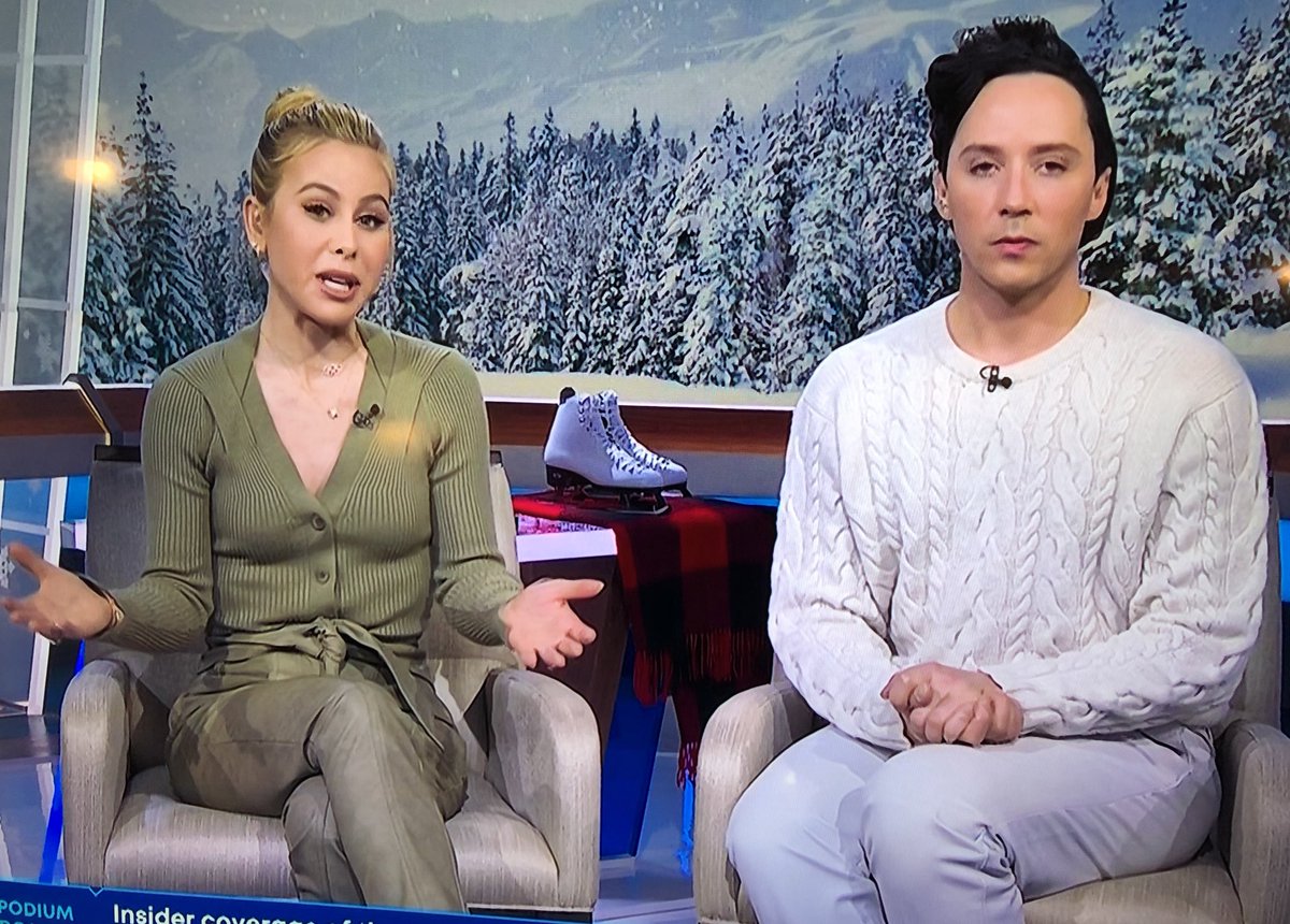 pinkbunnyr's tweet photo. Tara Lipinski and Johnny Weir (understandably) have a very “Your father and I are very disappointed in you” vibe #FigureSkating #Olympics https://t.co/DRibGwFm3B