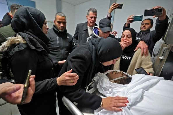 Pbi_Fr's tweet photo. Israël #tue et les #Palestiniens #pleurent! https://t.co/NQDAfXfFn8