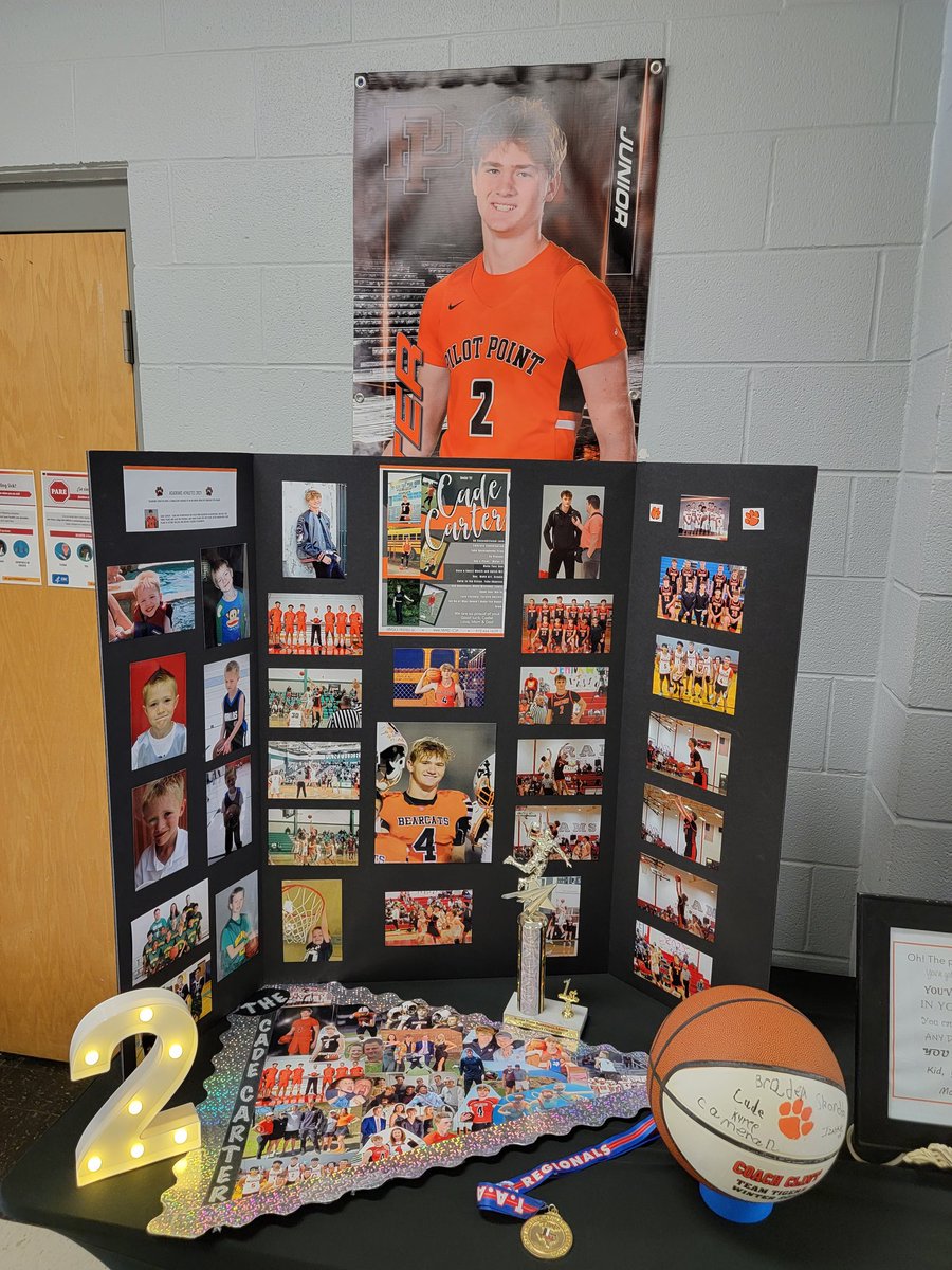 cadecartersmom's tweet photo. Congratulations @CadeCarterQB for an incredible high school basketball career.  Super proud, son 🧡🏀🖤 #wearethebearcats @aydon_11 https://t.co/h668sHE8JW