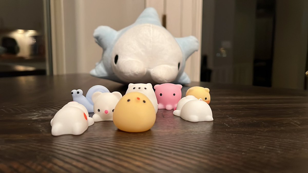 dannyphantomexe's tweet image. sorry i was so low energy tonight on stream, i don’t think i had enough food beforehand. here is a pick of the gang as compensation. get food and get water like me rn