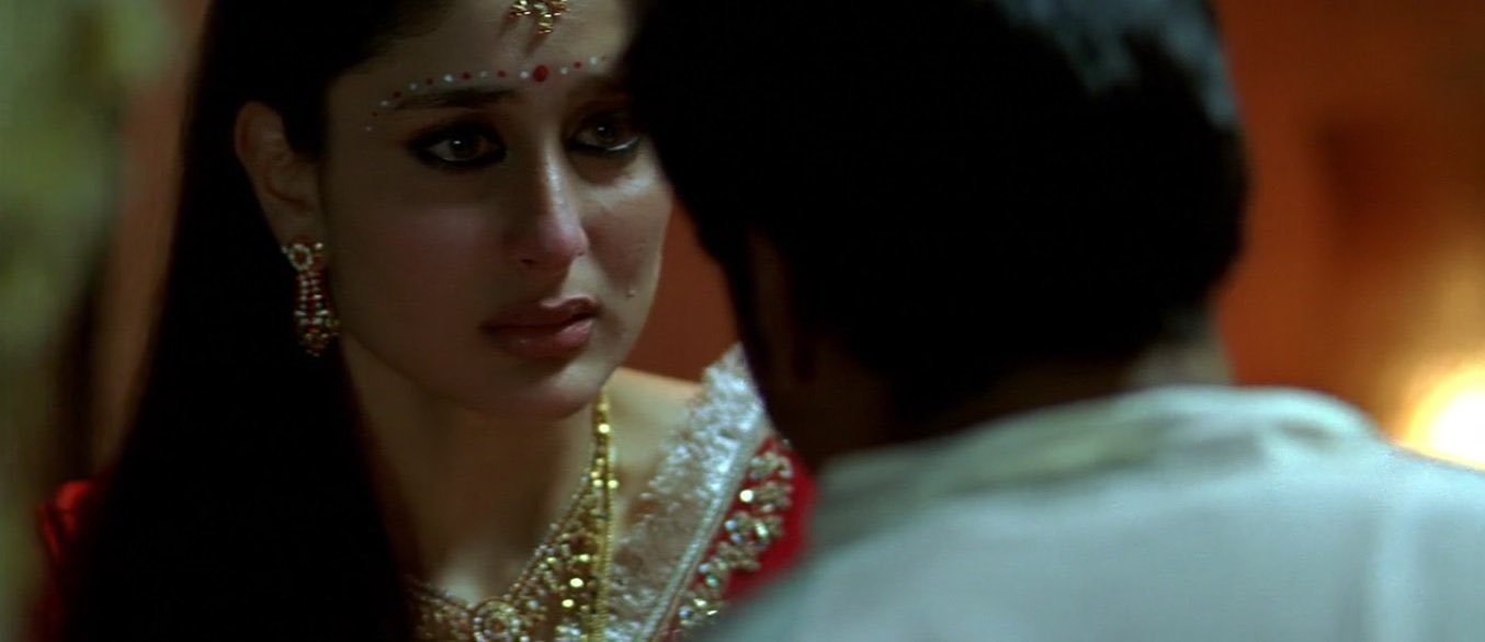 Live In Frames on X: "Kareena Kapoor in Omkara (2006) Dir. Vishal Bhardwaj https://t.co/Z03LFs3ZWg" / X