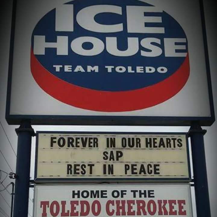 Toledo_Cherokee's tweet photo. 🚨Big Weekend for your Cherokee🚨
TC returns home this weekend for 2 games as they host  @PittVengeance Fri &amp; Sat night at the Team Toledo Ice House. On Saturday the Cherokee will host the sixth annual "Sap Game". Puck drops @ 7PM both nights. Lets pack the barn for Sap! https://t.co/XFZJV8RpUp