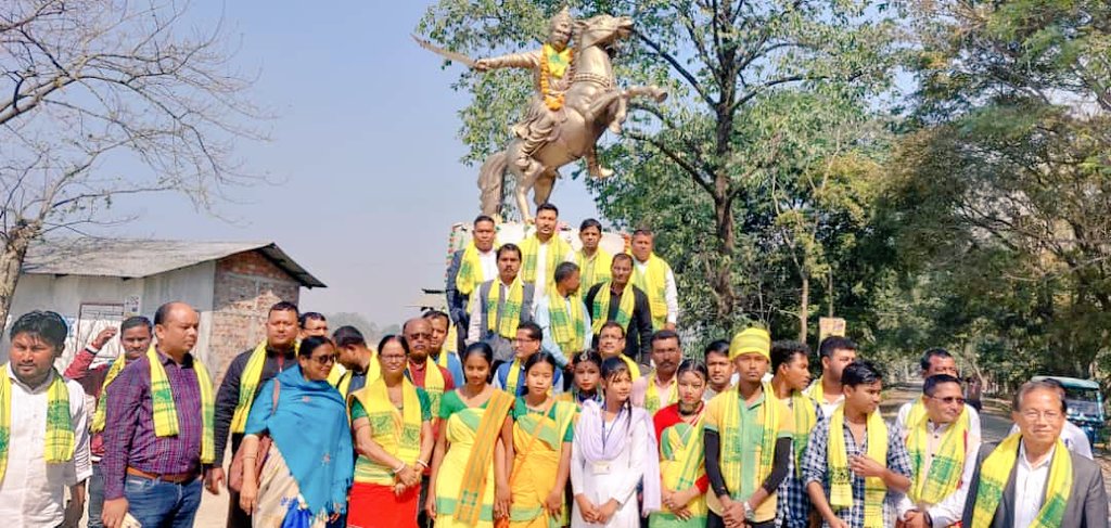 JibeshRoy12's tweet photo. কোচ ৰাজবংশীৰ বীৰত্ব তথা সমগ্ৰ #অসমীয়া_জাতিৰ শৌর্য,স্বাভিমান আৰু গৌৰৱৰ প্ৰতীক বিশ্ব মহাবীৰ 'চিলাৰায় দিৱস'ৰ শুভক্ষণত বীৰজনালৈ সশ্ৰদ্ধ প্ৰণিপাত জনালোঁ।।
@himantabiswa 
@AKRSU_KAMATAPUR @jayanta_malla https://t.co/GDRRWjTCe6