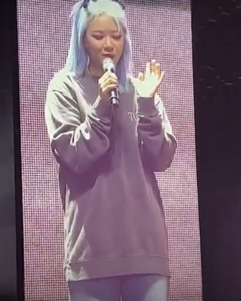 samoskisses's tweet photo. “i haven’t joined a concert in a long time, and i was really nervous prior.. but when i heard the music, i just wanted to join. i was able to bec of onces and the members” 🙁 you are so so loved jeong https://t.co/j2bnSvxb7G